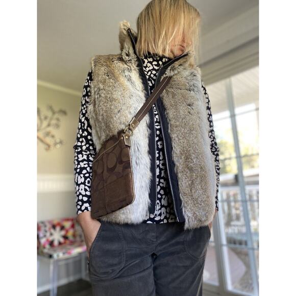 WEATHERPROOF, GARMENT COMPANY Women’s Vest jacket M Faux Fur Outdoor Reversible - Picture 1 of 10